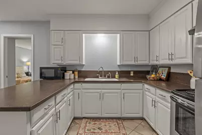 706 Henslee Drive, Euless, TX 76040 - Photo 9