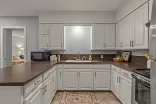 706 Henslee Dr, Euless, TX 76040 - Photo 9