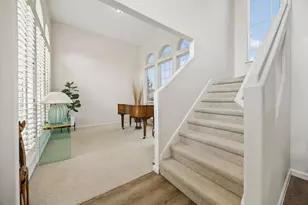 9705 Valley Lake Ct, Irving, TX 75063 - Photo 3