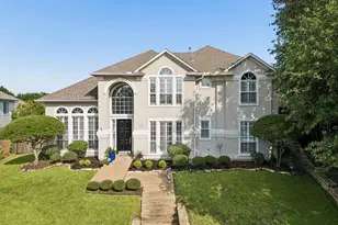9705 Valley Lake Ct, Irving, TX 75063 - Photo 1