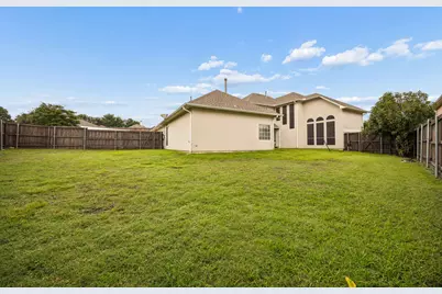 9705 Valley Lake Court, Irving, TX 75063 - Photo 29