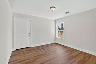 4002 Falls Dr, Dallas, TX 75211 - Photo 11