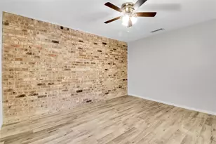 44 E Mountain Creek Dr, Grand Prairie, TX 75052 - Photo 7