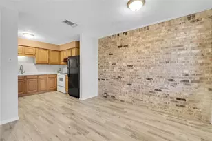 44 E Mountain Creek Dr, Grand Prairie, TX 75052 - Photo 3