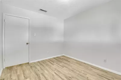 44 E Mountain Creek Drive, Grand Prairie, TX 75052 - Photo 13