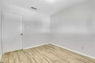 44 E Mountain Creek Dr, Grand Prairie, TX 75052 - Photo 13