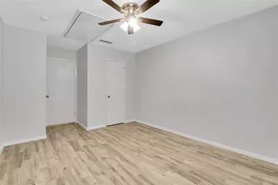 44 E Mountain Creek Drive, Grand Prairie, TX 75052 - Photo 17