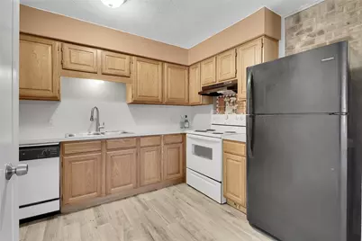 44 E Mountain Creek Drive, Grand Prairie, TX 75052 - Photo 5