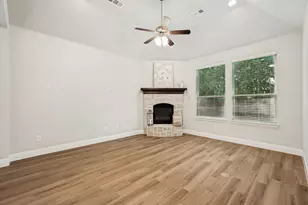 3300 Discovery Dr, Little Elm, TX 75068 - Photo 5