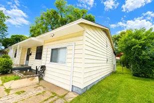 1915 English St, Irving, TX 75061 - Photo 3