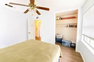 1915 English St, Irving, TX 75061 - Photo 11
