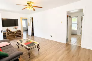 1915 English St, Irving, TX 75061 - Photo 5