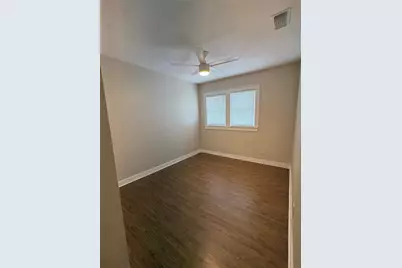 907 N Bishop Avenue #B, Dallas, TX 75208 - Photo 9