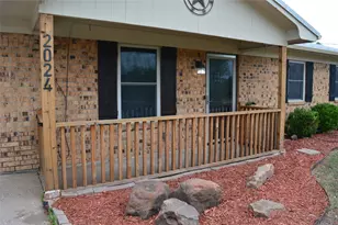 2024 Walker St, Granbury, TX 76048 - Photo 1
