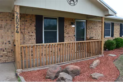 2024 Walker Street, Granbury, TX 76048 - Photo 5