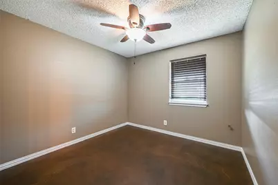 2024 Walker Street, Granbury, TX 76048 - Photo 17