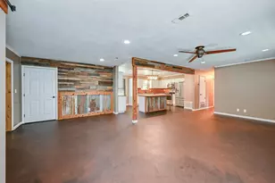 2024 Walker St, Granbury, TX 76048 - Photo 9