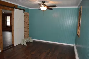 2024 Walker St, Granbury, TX 76048 - Photo 15