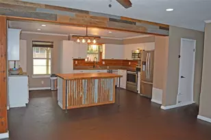 2024 Walker St, Granbury, TX 76048 - Photo 5