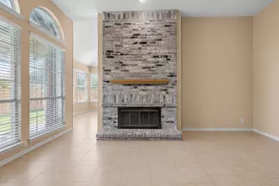 1128 Kensington Drive, DeSoto, TX 75115 - Photo 9