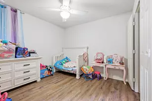 1235 Clearwater Dr, Grand Prairie, TX 75052 - Photo 13