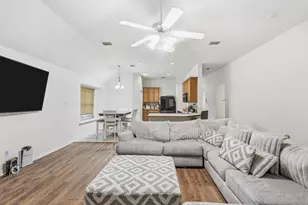 1235 Clearwater Dr, Grand Prairie, TX 75052 - Photo 11