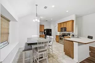 1235 Clearwater Dr, Grand Prairie, TX 75052 - Photo 7
