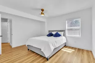 203 E 7th St, Irving, TX 75060 - Photo 9
