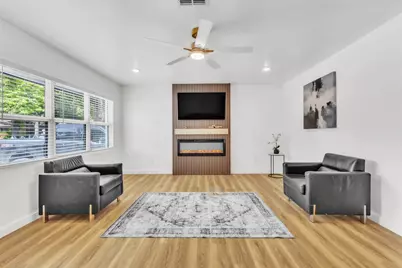 203 E 7th Street, Irving, TX 75060 - Photo 3
