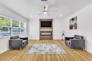 203 E 7th St, Irving, TX 75060 - Photo 3