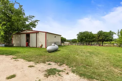 418 S Broadway Street, Meridian, TX 76665 - Photo 3