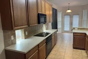 1740 Hidden Brook Dr, Grand Prairie, TX 75050 - Photo 3