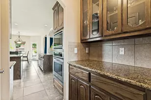 1635 Desert Hills Dr, Fort Worth, TX 76052 - Photo 9