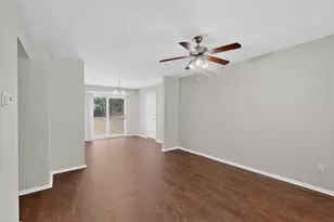 2718 Wesleyan Dr, Irving, TX 75062 - Photo 9