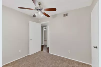 2718 Wesleyan Drive, Irving, TX 75062 - Photo 33