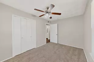 2718 Wesleyan Dr, Irving, TX 75062 - Photo 31