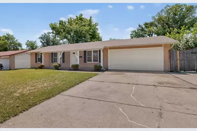 2718 Wesleyan Drive, Irving, TX 75062 - Photo 3