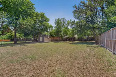 2718 Wesleyan Drive, Irving, TX 75062 - Photo 37