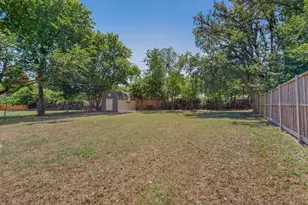 2718 Wesleyan Dr, Irving, TX 75062 - Photo 37