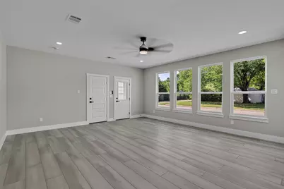 225 NW 16th Street, Grand Prairie, TX 75050 - Photo 21