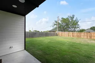 228 E Windjammer Rd, Gun Barrel City, TX 75156 - Photo 17