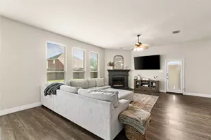 2404 Dawn Mist Dr, Little Elm, TX 75068 - Photo 9