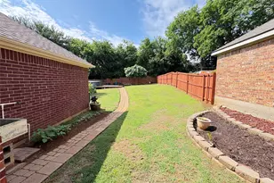 106 Constitution Dr, Euless, TX 76040 - Photo 23