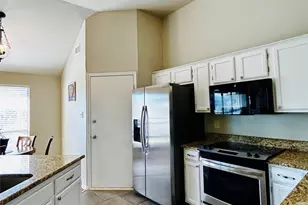 2246 Arbor Creek Dr, Carrollton, TX 75010 - Photo 7