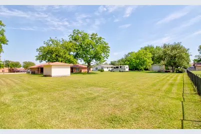 808 S Jefferson Street, Pilot Point, TX 76258 - Photo 25