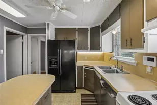 3040 June Dr, Dallas, TX 75211 - Photo 15