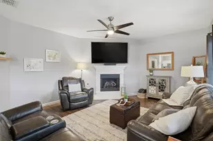 1405 Horseshoe Bend Ct, Fort Worth, TX 76131 - Photo 5