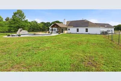 9390 Lakeridge Drive, Princeton, TX 75407 - Photo 11