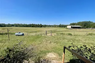 1306 Fm 1331, Thorndale, TX 76577 - Photo 37