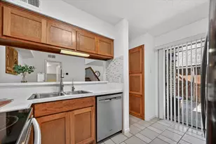 5626 Preston Oaks Rd, Dallas, TX 75254 - Photo 15